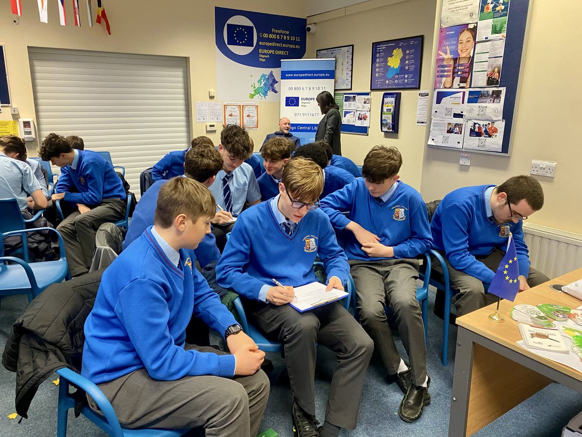 A big thank you to Brenda Cawley from <a href="/ed_sligo/">Europe Direct Sligo</a> for the warm welcome yesterday to our EPAS students! They learned so much from Brenda’s insightful presentation on the EU — it was fantastic to gain such a clear &amp; engaging perspective from an EU expert 🇪🇺<a href="/EPIreland_Edu/">EPLO Ireland Edu</a>