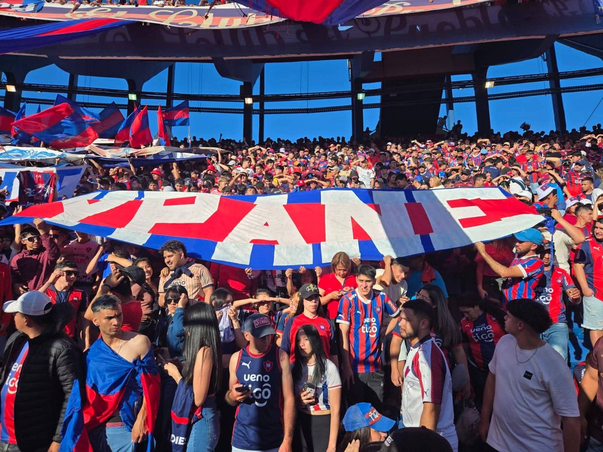 Esta es la barra que sigue a CERRO a donde va. Juegues donde juegues te vamo' a alentar y con toda el alma te pido hoy... que pongamos huevo y a si de nuevo salir campeón🎶