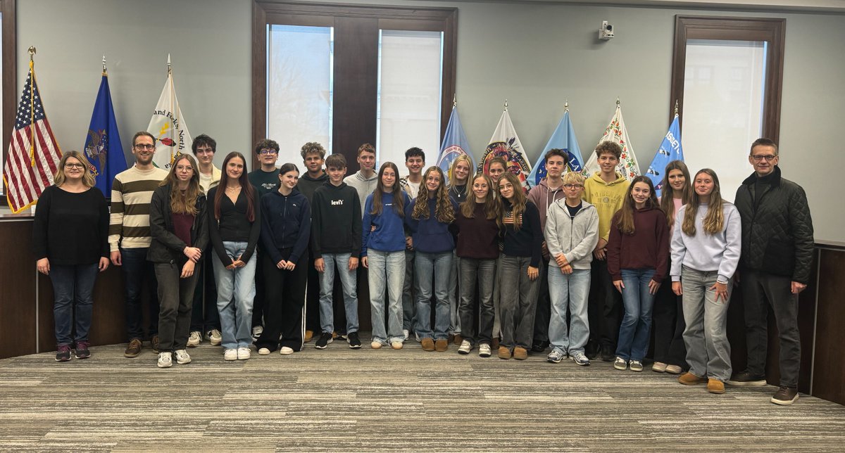 Yesterday, City Administrator Todd Feland had the opportunity to meet with high school exchange students from Germany. Thank you for visiting City Hall. Enjoy your time in Grand Forks!