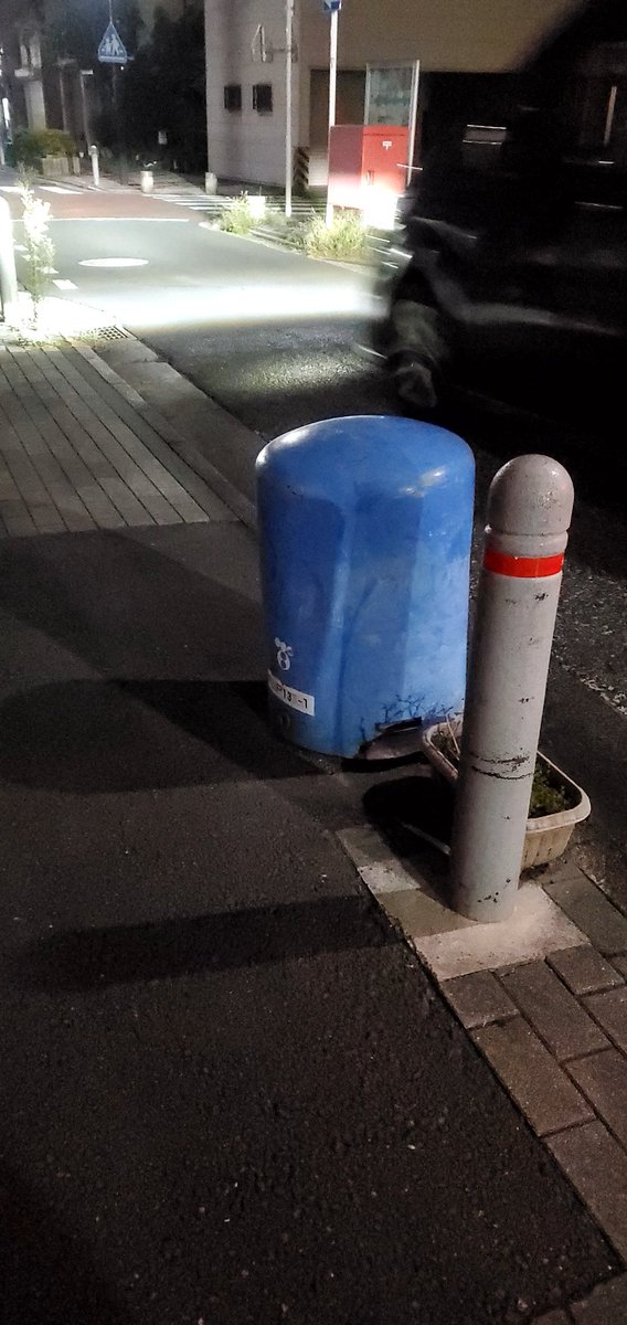 横浜の街中に15400-RTA-003
あって2度見した