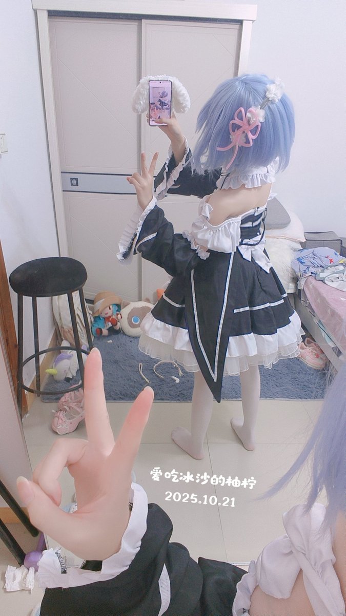 主包4.9w粉丝每一条只有5k的流量，然后其他博主一天发三条，每条可以被刷到三次。
推特的算法也是烂完了。
（不会再笑了......）
&lt;( ￣^￣)