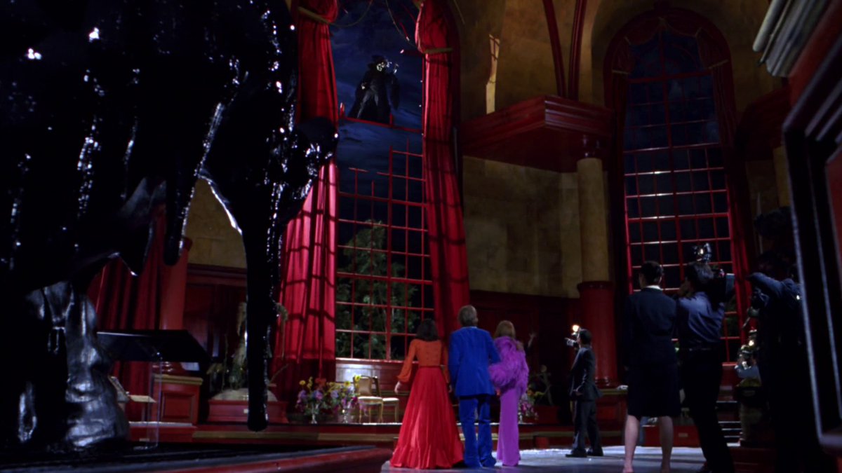 Thiboune's tweet photo. Et contrairement à beaucoup j'adore #ScoobyDoo2 #MonsterUnleashed.

Plus Scooby-Doo-esque que le 1er je dirais, le film est un vrai plaisir de cinéma fun avec une colorimétrie XXL, des décors géniaux et sachant toujours exécuté avec maestria les blagues de pets. https://t.co/wBGI9y4leI