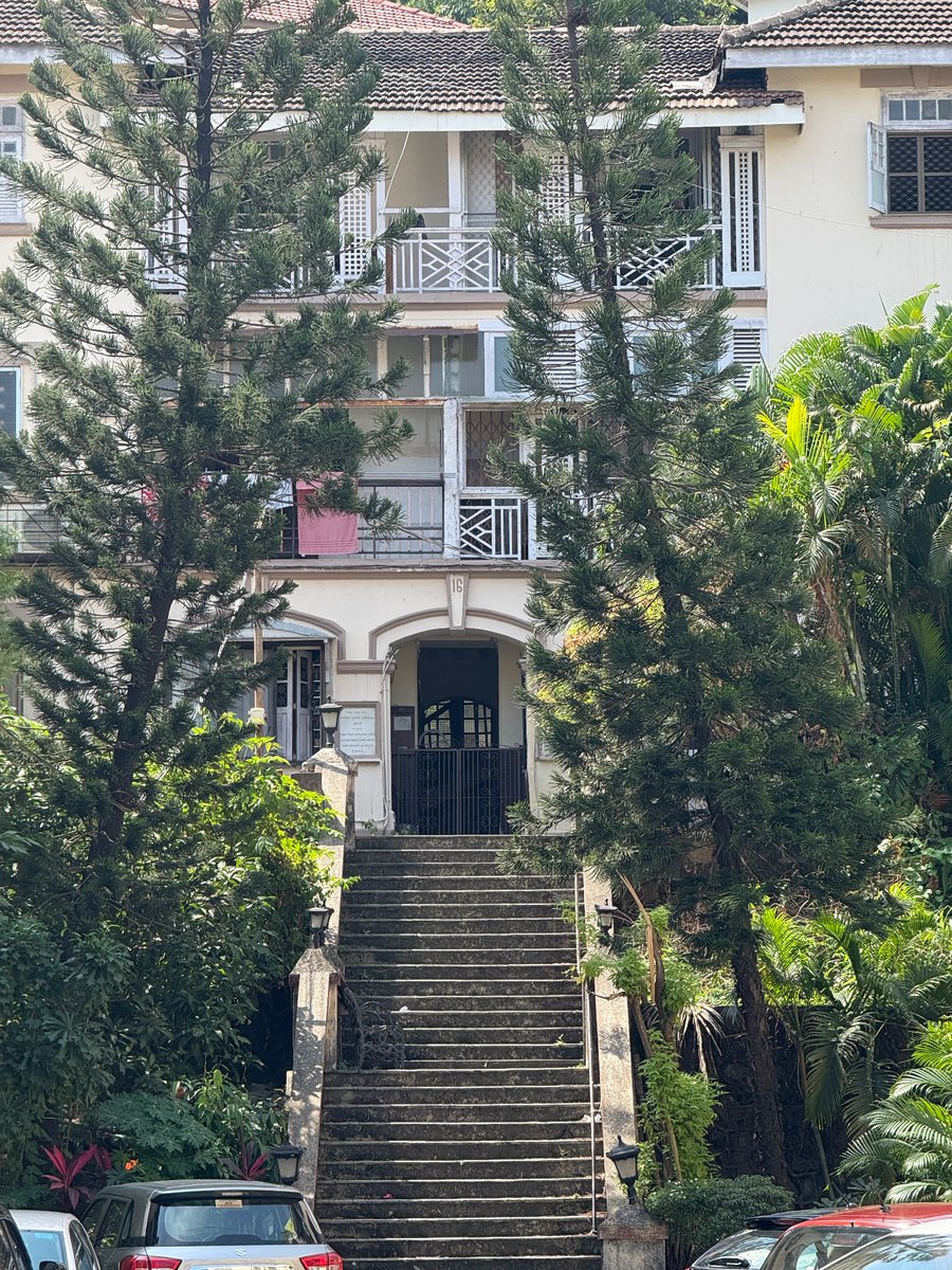 sm63's tweet image. Guess where in Mumbai? South Mumbai, in fact..!