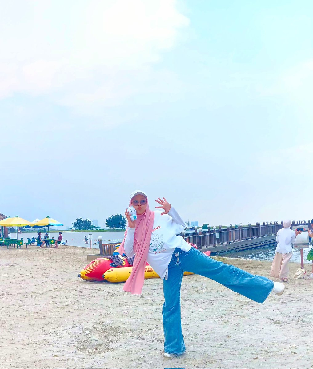 viachandesu's tweet image. 5 stands for PLAVE💙💜🩷❤️🖤✨️

Gara-gara outfit ini aku dikira bamplli sama beberapa orang😭☝🏻
#happyme😍
#AsterumToTerraJKT
#2025_Dash_Quantum_Leap_di_Jakarta
#PLAVETOURJAKARTA
#2025_PLAVE_Asia_Tour