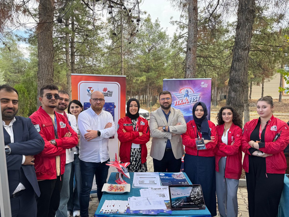 abdullahkikzade's tweet photo. Gençlik bizim, muhabbet bizim, kampüsler bizimdir!
Öğrenci Kulüp Tanıtım Günlerine katılım sağladık ve kampüsün enerjisine enerji kattık!
Birlikte öğrenmeye, üretmeye ve büyümeye devam! https://t.co/ytMyYQjeyh