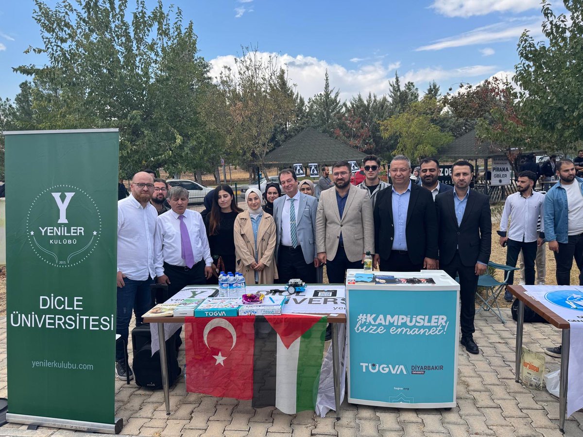 abdullahkikzade's tweet photo. Gençlik bizim, muhabbet bizim, kampüsler bizimdir!
Öğrenci Kulüp Tanıtım Günlerine katılım sağladık ve kampüsün enerjisine enerji kattık!
Birlikte öğrenmeye, üretmeye ve büyümeye devam! https://t.co/ytMyYQjeyh