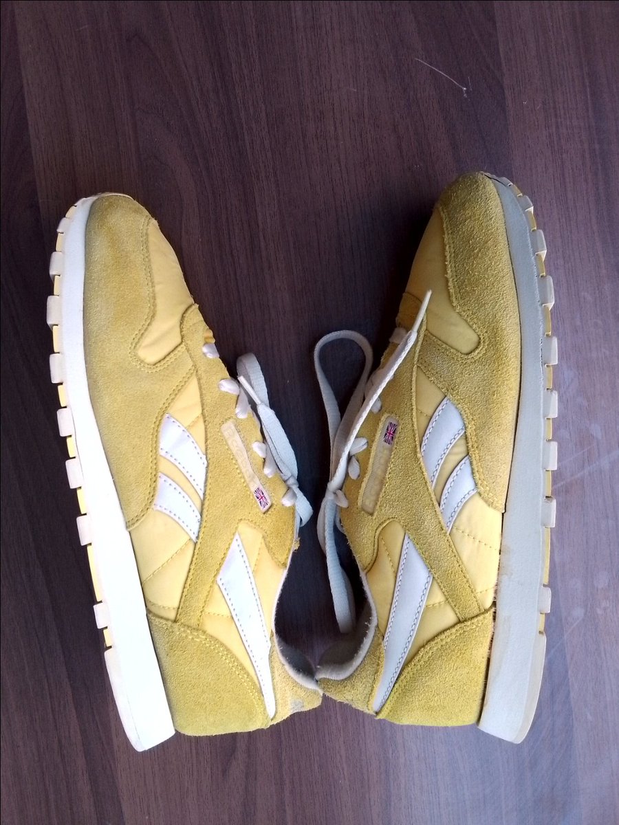 Brothers you can add some new kick's on your shoe-rack today 😍
All you need is just one call or text.
Wekelea order &amp; let us do the rest.
Frame 1. New Balance ML850 41.5
Frame 2. Nike Blazer Midd 43 
Frame 3. New Balance 43
Frame 4. Reebok Classic 42 
Price 2000
📞 07 255 249 54