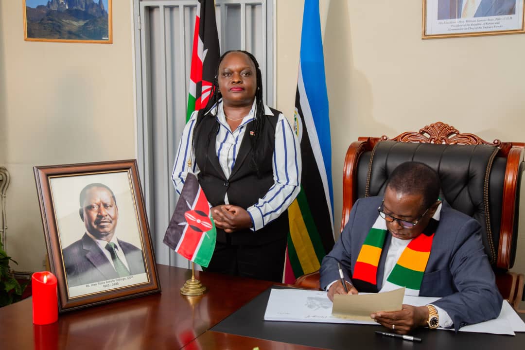 GAngote's tweet image. It was a profound honour to host H.E Dr. @edmnangagwa, President of the Republic of Zimbabwe, today at the Kenyan Embassy in Harare.

H.E President Dr. Mnangagwa visited to personally condole with Kenyans following the demise of Kenya’s former Prime Minister and opposition leader…