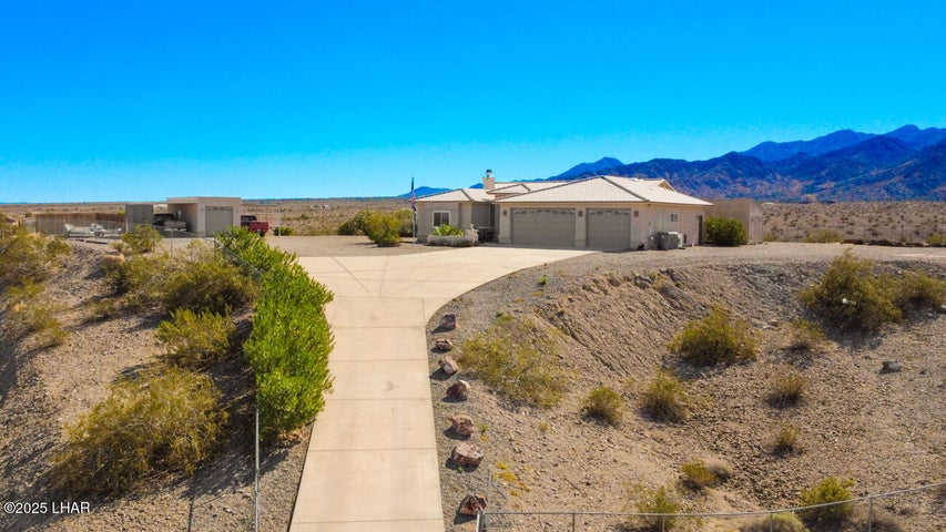 lafig's tweet photo. 📣TODAY'S LISTINGS... 5 all NEW residential, condo, land and commercial listings posted in the last 24 hours. 👏 Pics below.

https://t.co/hDpwyJzFPC

Call me 928-855-9781

#havasurealestate #havasurealtor #havasurealtors #buyhavasu #lisaturner #selmanandassoc https://t.co/MRaryXy7YQ