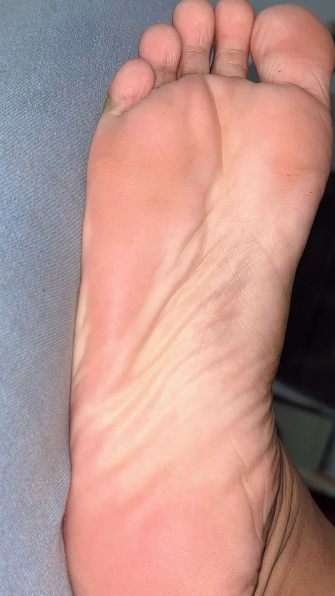 master_nitin1's tweet photo. Take a closer look at my divine feet pathetic dogs 😂 I know you want to lick them. Worship me and bark like a dog to get to serve me. Pay up losers you will be always below your master 🖕🖕 https://t.co/FFfi5RyV6N