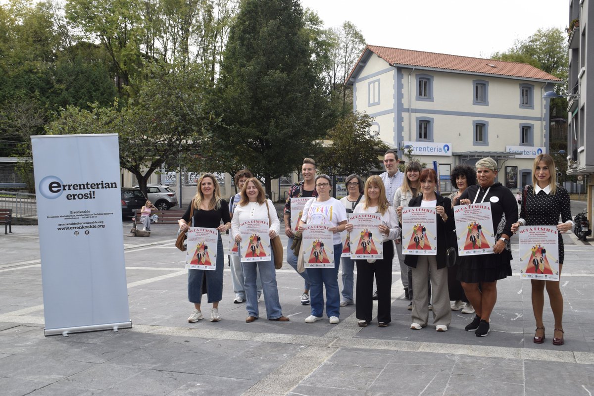 Moda desfilea tokiko merkataritza sustatzeko
oarsoaldea.hitza.eus/2025/10/22/mod…
<a href="/Errenkoalde/">ERRENKOALDE</a> <a href="/leiremazizior/">leire</a> #Errenteria #Orereta <a href="/EurekaDance/">Eureka Dance</a>