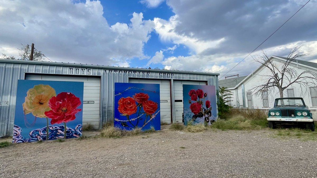 MaryPatBing's tweet image. We’ve all been talking about the installation @nicedayJules displayed at Marfa. The art and display are exceptional. But there is more to this story. 🧵