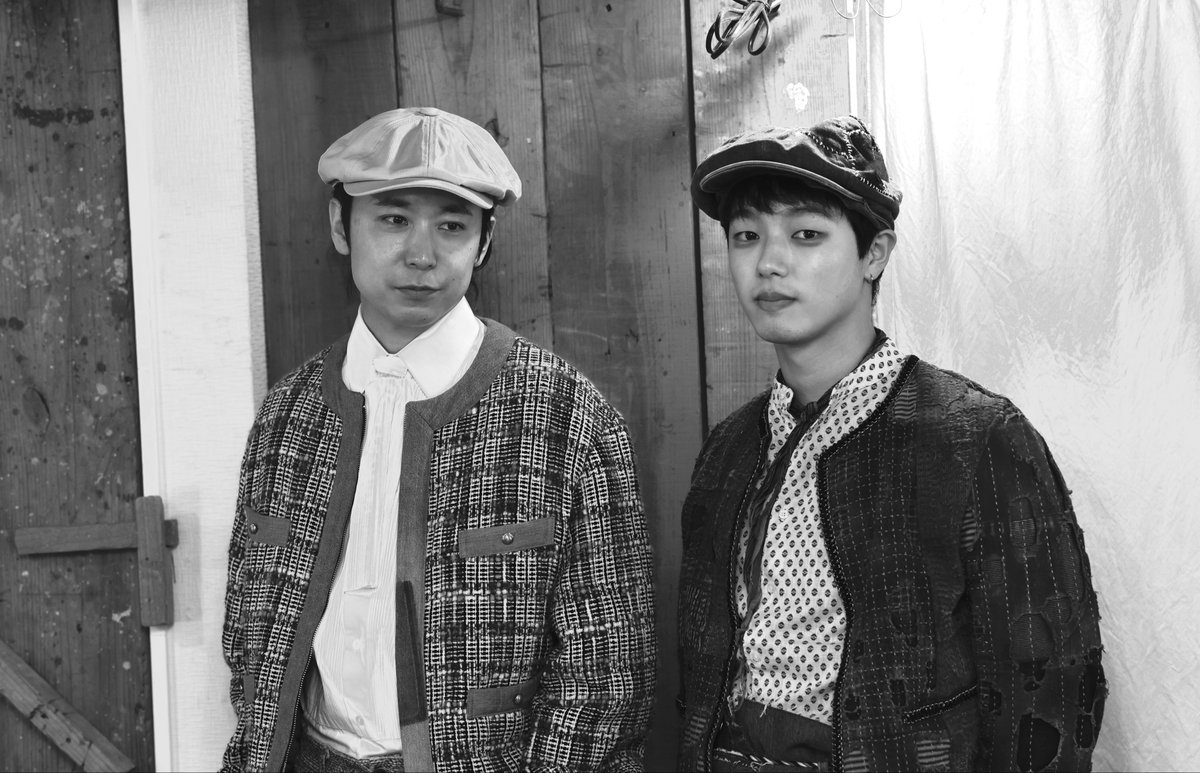 【#西に黄色のラプソディ】
23日木曜14字の回
アフタートークは
#串田十二夜 x #内田健司 です🎙️

謎の青年クリストファと
金持ちで気弱なショーンを演じるおふたりは、お互いを「変わった人」と🤭

来年1月には内田さんの
シェイクスピア企画に出演する十二夜さん。珍しい組み合わせにご期待下さい♪