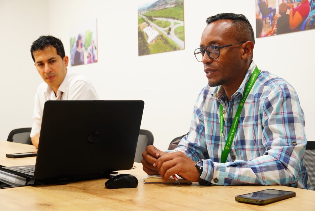 RegionesCP's tweet image. Nos hemos reunido con el @MintrabajoCol , @CancilleriaCol , @UsolidariaCo , @ProsperidadCol , @SENAComunica y @MinIgualdad_Col en la ciudad de Cúcuta (Norte de Santander) para crear una mesa de trabajo dedicada a la articulación, coordinación y fortalecimiento del tejido social.…