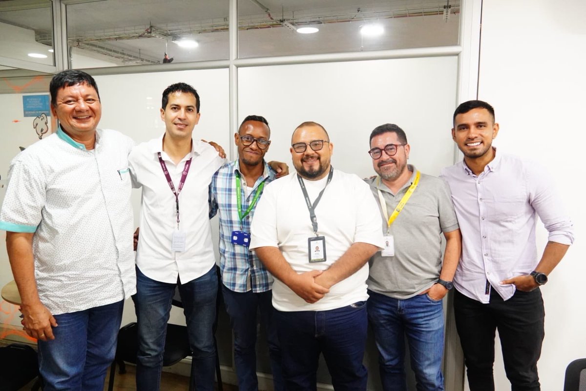 RegionesCP's tweet image. Nos hemos reunido con el @MintrabajoCol , @CancilleriaCol , @UsolidariaCo , @ProsperidadCol , @SENAComunica y @MinIgualdad_Col en la ciudad de Cúcuta (Norte de Santander) para crear una mesa de trabajo dedicada a la articulación, coordinación y fortalecimiento del tejido social.…