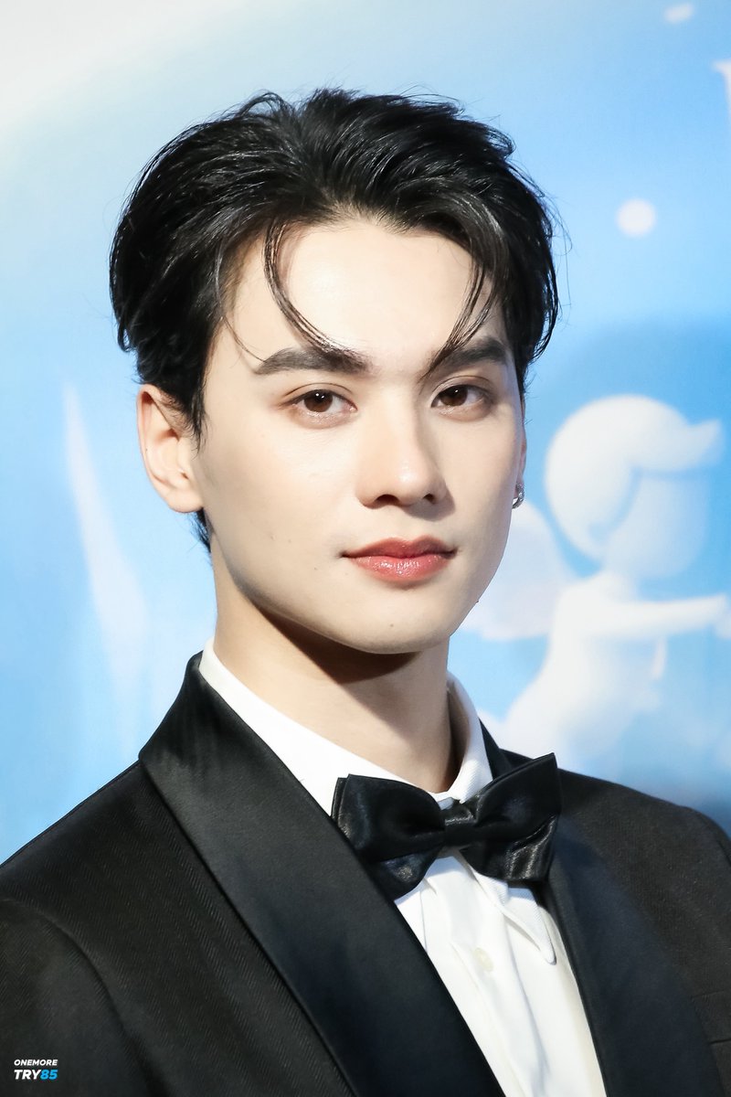 OneMoreTry85's tweet image. ผมส่งหน้า หน้าส่งคิ้ว คิ้วส่งตา ตาส่งจมูก จมูกส่งปาก ปากส่งสันกราม สันกรามส่งคอ คอส่งชุด ชุดส่งคน สรุป หล่อมากกกกกกก #KengHarit