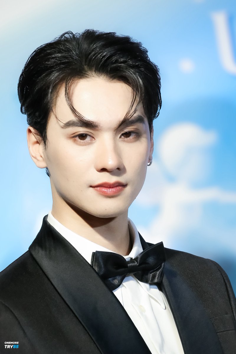 OneMoreTry85's tweet image. ผมส่งหน้า หน้าส่งคิ้ว คิ้วส่งตา ตาส่งจมูก จมูกส่งปาก ปากส่งสันกราม สันกรามส่งคอ คอส่งชุด ชุดส่งคน สรุป หล่อมากกกกกกก #KengHarit