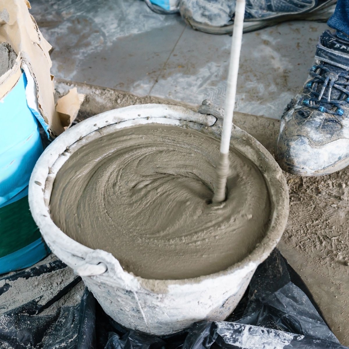 #JobSite Mixing #Tools and Accessories - Paddles, pans, scrapers, and more for mixing materials on #hardscape #jobsites.⠀
⠀
See the collection: ⠀ carbourtools.com/collections/sm…
