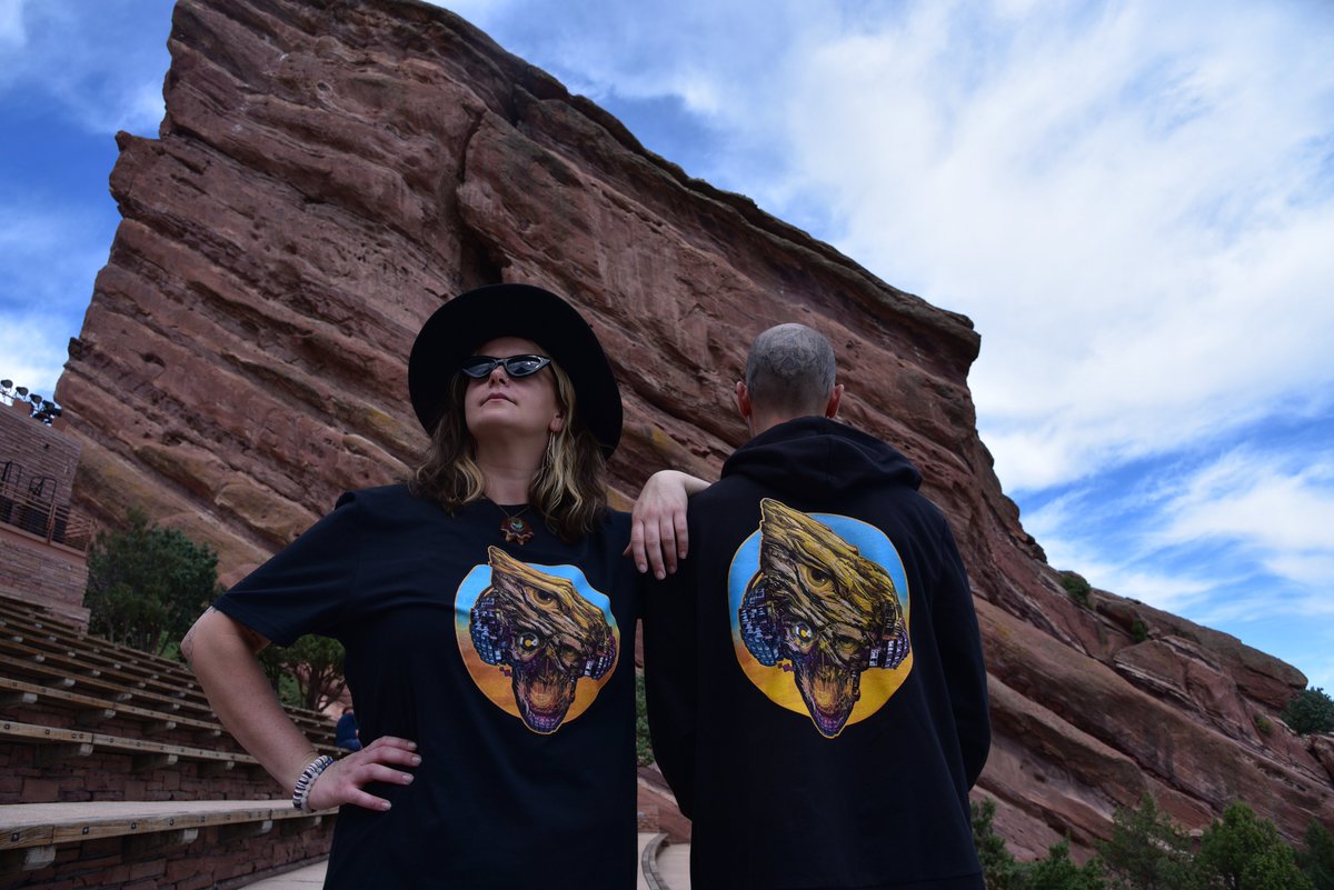 Android_Jones's tweet image. LAST CALL ⚡️ Red Rocks Pre-Orders End TONIGHT.
Don&apos;t miss out on limited edition apparel, posters, tapestries &amp;amp; patches.
androidjones.com/collections/re…
Orders close 10/22/25 at Midnight MST

#androidjones #redrocks #tipper #funktionmark