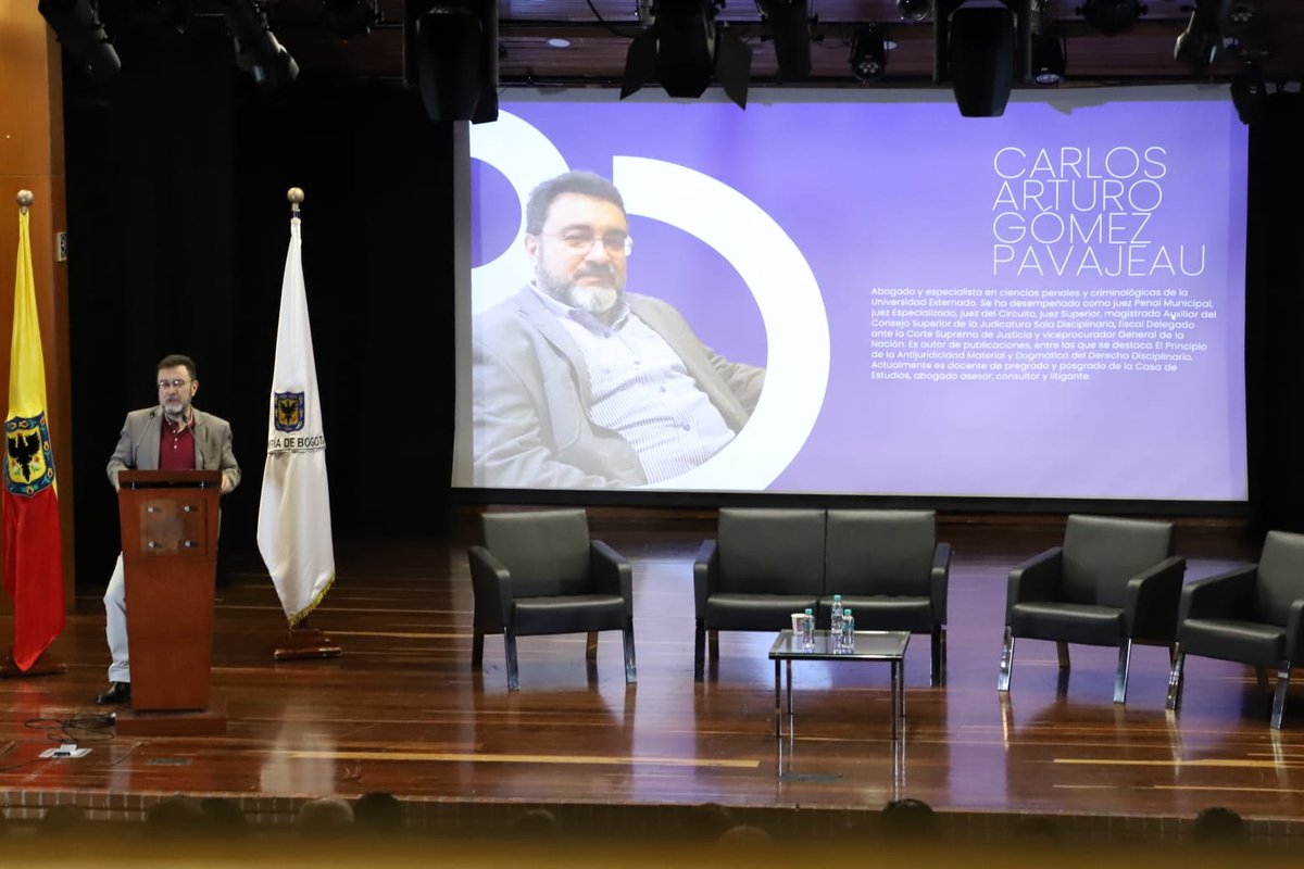 personeriabta's tweet photo. El exviceprocurador Carlos Arturo Gómez Pavajeau advirtió que la revolución cuántica y la inteligencia artificial están transformando el concepto mismo de verdad. Señaló que “la memoria humana es dinámica y alterable” y que el proceso penal debe adaptarse a un escenario donde la verdad ya no es absoluta, sino construida.

#SistemaPenal #Justicia #IA #Bogotá