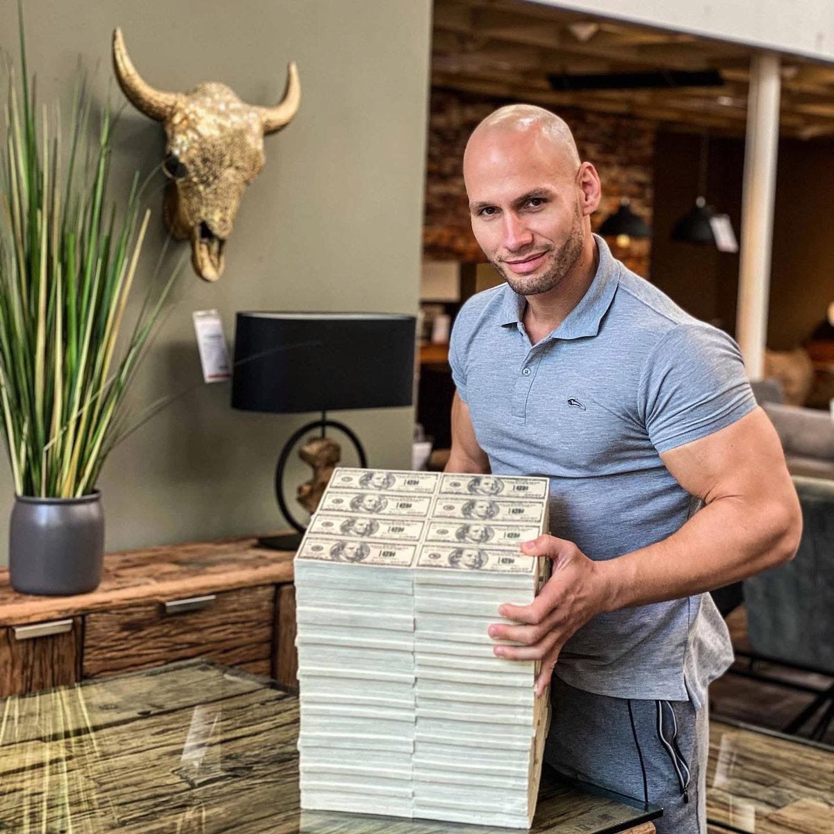 Flying Uwe tweet media