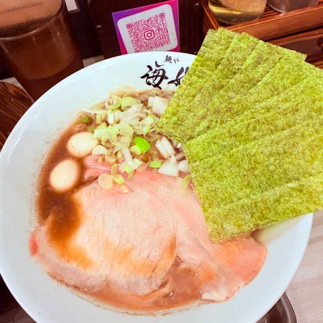 NNonohara's tweet photo. 煮干しらぁめん at 麺や 海姫

今日は人形町で現場作業！
くっそ寒かったので、海姫さんの煮干しであったまりました🥰 #毎日がラーメン https://t.co/eVhCCfMGJd https://t.co/7d56e0uMUI