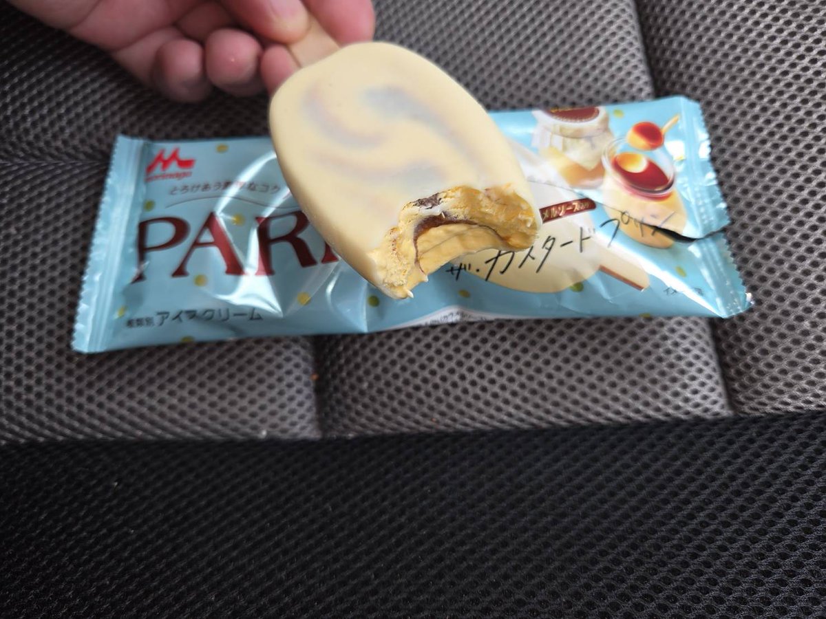 kitaageo_uno's tweet image. ＵッＮＯモーニング🍦
僕です🐷

🍦俺の #アイス 

#森永乳業 さん
#パルム
ザ・カスタードプリン🍮✨

口の中に入れた瞬間、口の中が高級レストラン🤤
品のある甘さはいくらでも食べれてしまう🤩

久しぶりにパルムを食べましたが、やはり間違いないですね😏

美味しいアイスをありがとうです😍