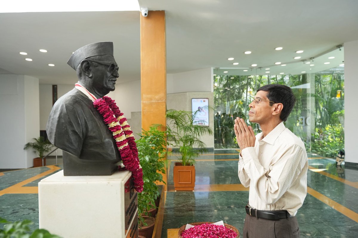 NDDB_Coop's tweet image. एनडीडीबी परिवार ने आज श्रद्धेय श्री त्रिभुवनदास पटेल जी की जयंती के अवसर पर उन्हें भावपूर्ण श्रद्धांजलि अर्पित की।
इस अवसर पर एनडीडीबी के वरिष्ठ अधिकारियों एवं कर्मचारियों ने एकत्र होकर पुष्पांजलि अर्पित की और उनके द्वारा देश में आरंभ किए गए दुग्ध सहकारिता आंदोलन को स्मरण किया,…