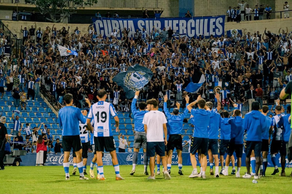 Animamos a todos los herculanos a venir a la grada de animación! Equipo y afición unidos! Juntos somos más fuertes💙🤍