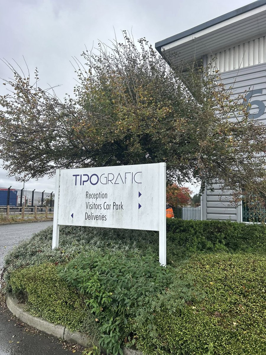 LumbersNW's tweet photo. Busy Day on the Tools – Finishing Strong at Tipografic 🌳✂️

It’s been a full-on day for the team, with multiple jobs keeping us on our toes — but we wrapped things up with a great project at Tipografic. https://t.co/qZZ8TV4vst