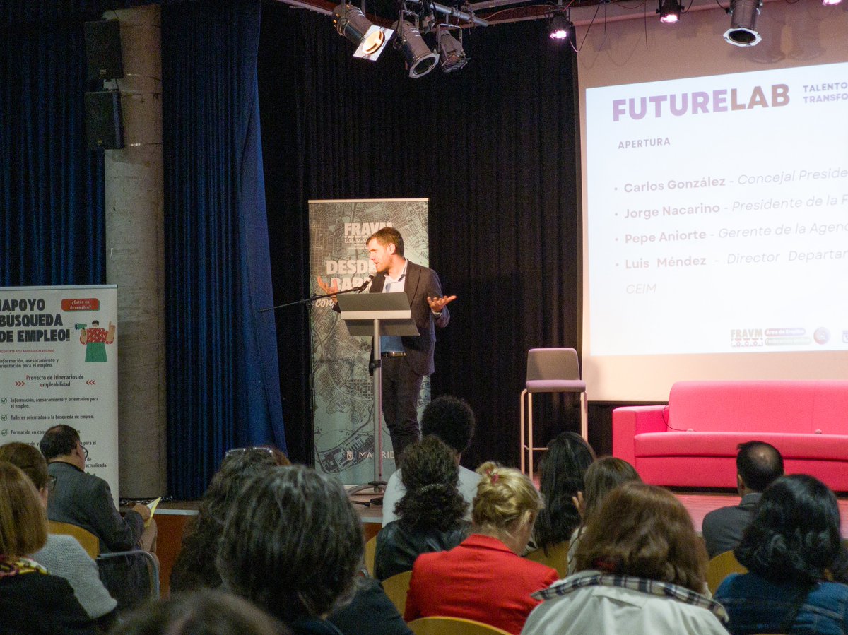 FRAVM's tweet image. Hoy el Área de @EmpleoFRAVM ha celebrado la segunda edición del #FutureLab en el CJ El Sitio de Mi Recreo, un encuentro enfocado en la inserción laboral de personas de +45 años.

El #TalentoSenior aporta un gran valor a las empresas. 💼Confía en tu experiencia, #EstásJustoATiempo