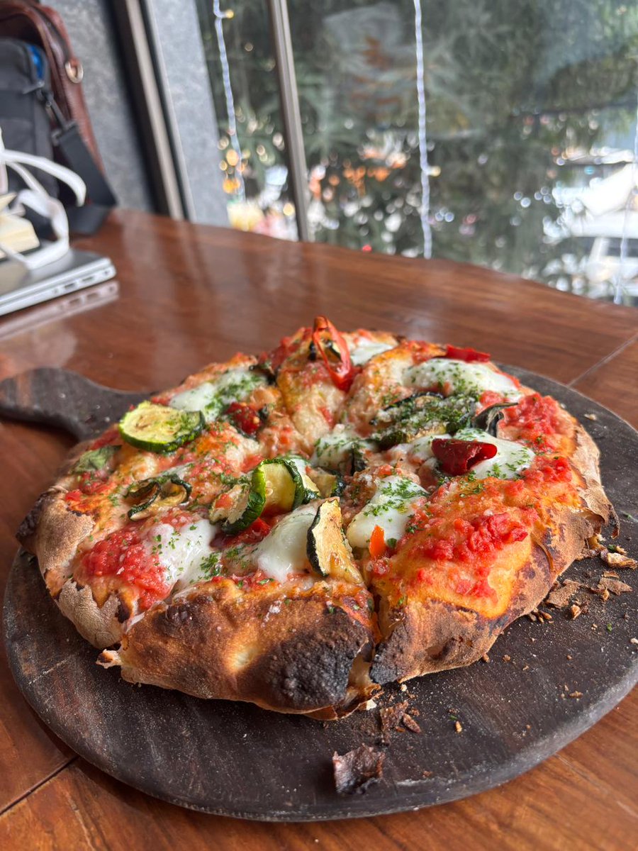 delianceindia's tweet image. 🍕 From Masanielli’s perfection to every pizza crafted with passion — it all starts with the flour.

Urban Elite’s Pizza Flour “00” delivers the stretch, rise &amp;amp; authenticity chefs trust.

#UrbanElite #PizzaFlour #Masanielli #NeapolitanPizza #DoughPerfection