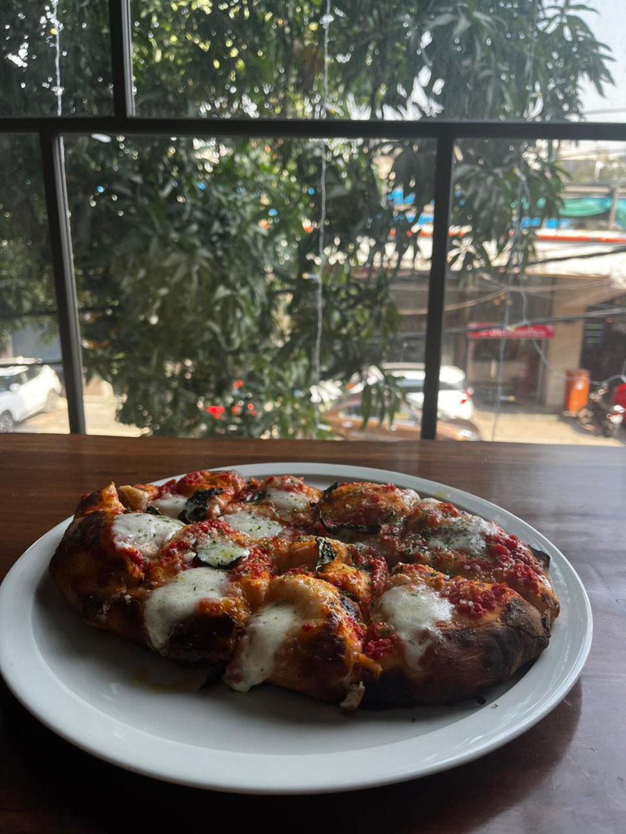 delianceindia's tweet image. 🍕 From Masanielli’s perfection to every pizza crafted with passion — it all starts with the flour.

Urban Elite’s Pizza Flour “00” delivers the stretch, rise &amp;amp; authenticity chefs trust.

#UrbanElite #PizzaFlour #Masanielli #NeapolitanPizza #DoughPerfection