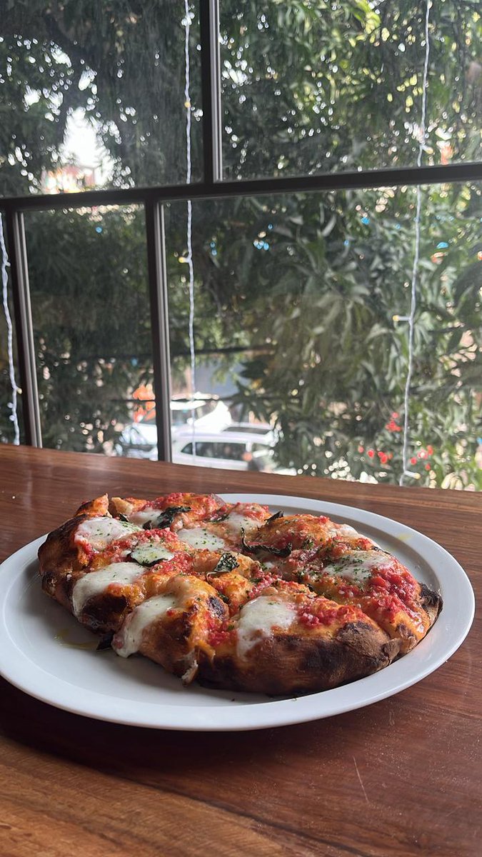 delianceindia's tweet image. 🍕 From Masanielli’s perfection to every pizza crafted with passion — it all starts with the flour.

Urban Elite’s Pizza Flour “00” delivers the stretch, rise &amp;amp; authenticity chefs trust.

#UrbanElite #PizzaFlour #Masanielli #NeapolitanPizza #DoughPerfection