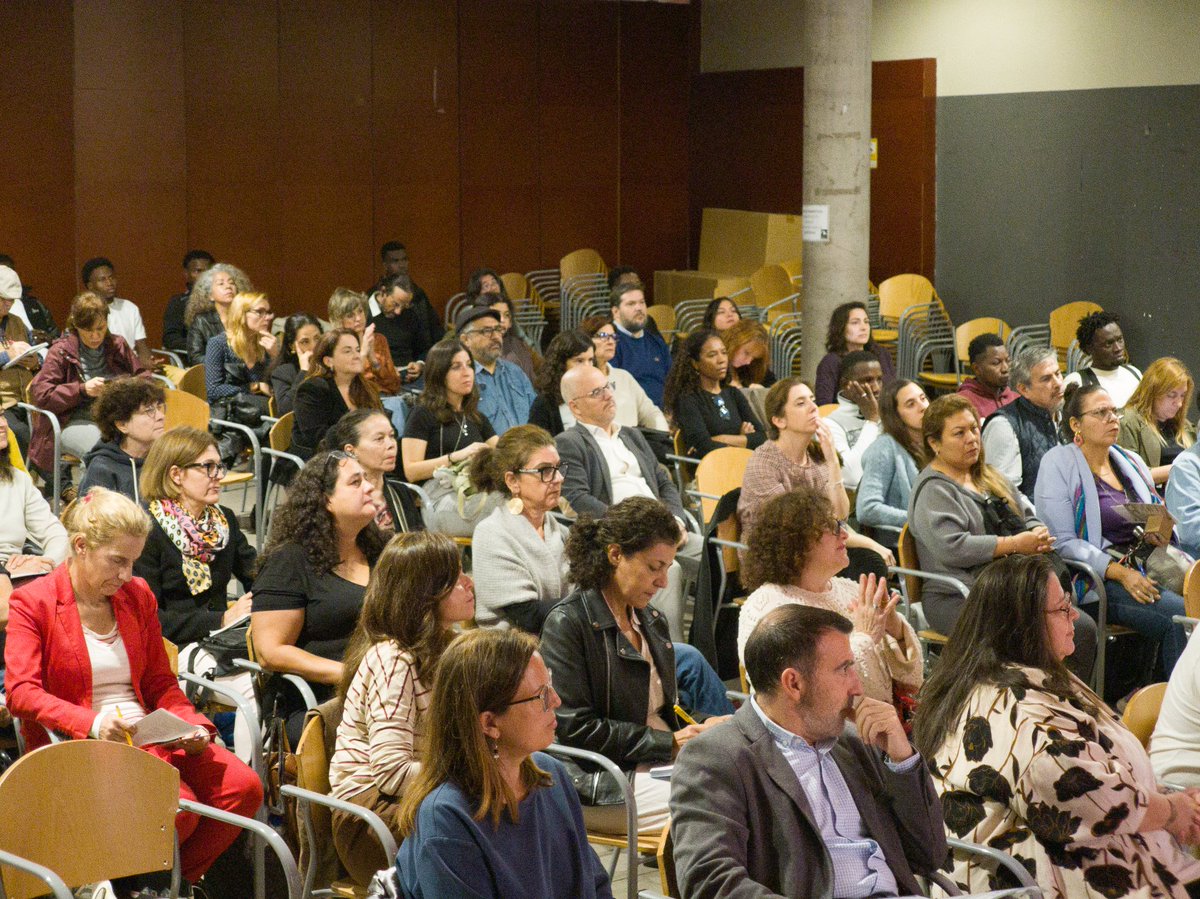 FRAVM's tweet image. Hoy el Área de @EmpleoFRAVM ha celebrado la segunda edición del #FutureLab en el CJ El Sitio de Mi Recreo, un encuentro enfocado en la inserción laboral de personas de +45 años.

El #TalentoSenior aporta un gran valor a las empresas. 💼Confía en tu experiencia, #EstásJustoATiempo