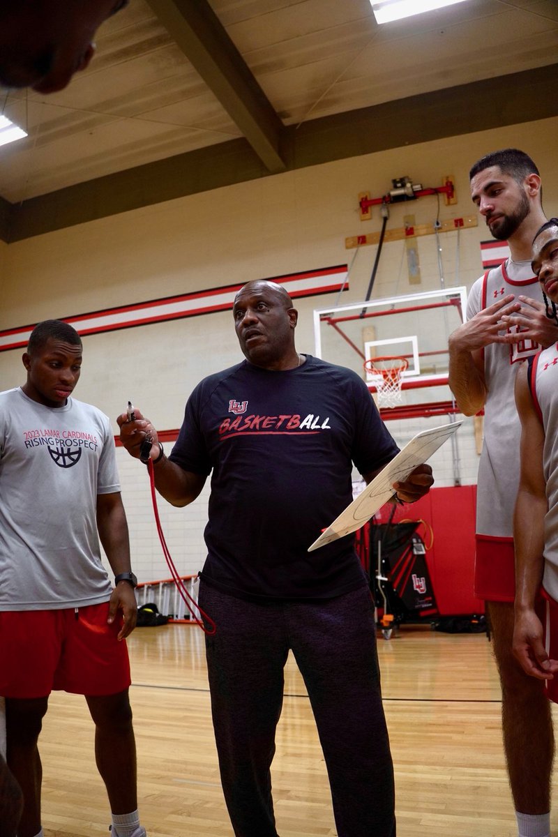 Lamar Men's Basketball tweet media