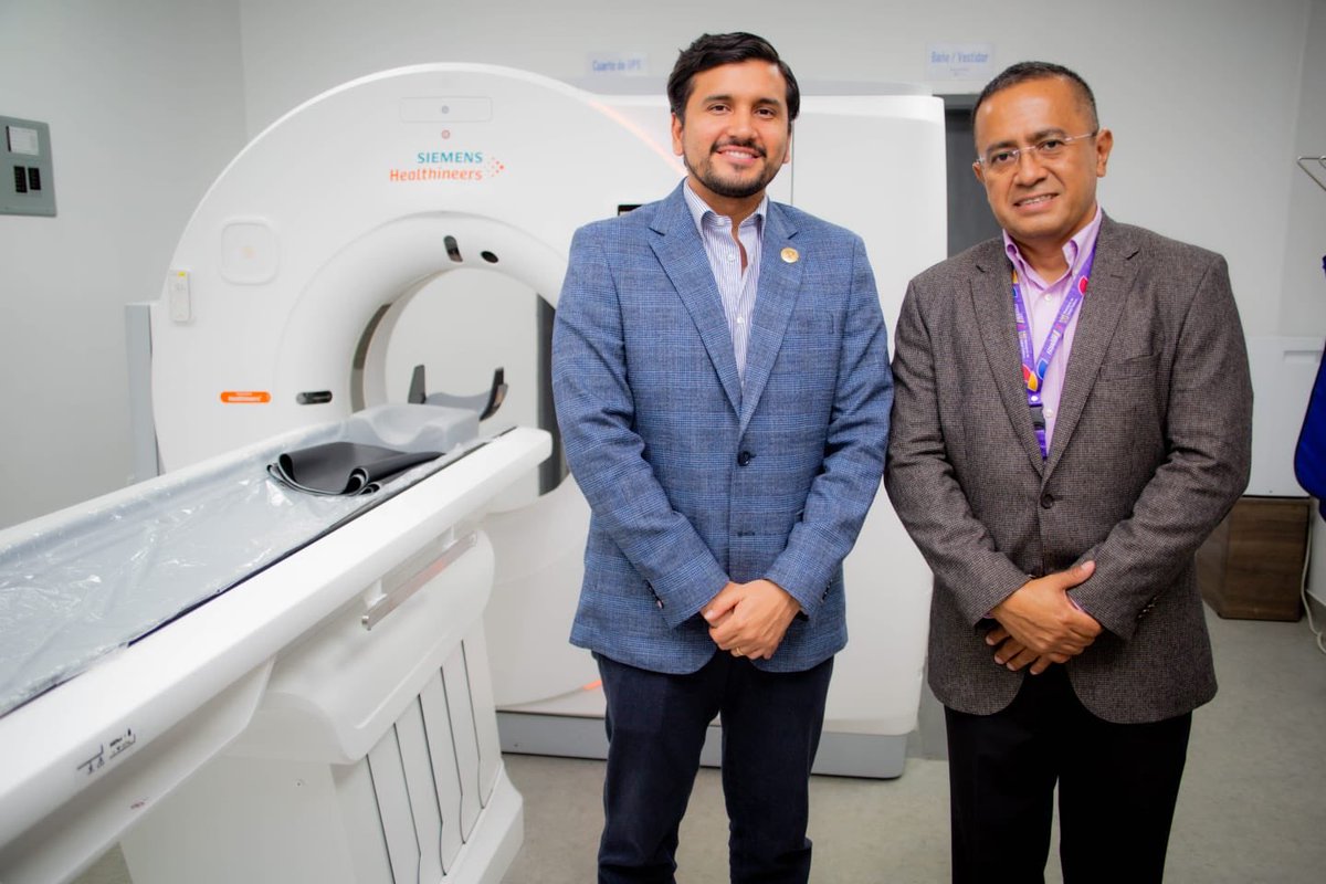 jimmymartinec's tweet photo. Hoy fui testigo de un nuevo paso hacia un sistema de salud más fuerte y humano. 💪🏼🏥
Desde #Babahoyo celebramos la inauguración del nuevo tomógrafo del Hospital General Martin Icaza. Un equipo de última generación que permitirá realizar diagnósticos más precisos y oportunos. https://t.co/aD3elZy7XY