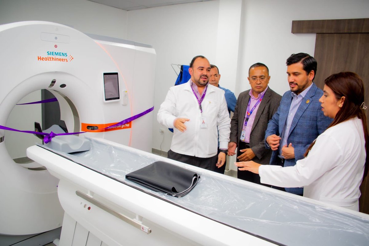 jimmymartinec's tweet photo. Hoy fui testigo de un nuevo paso hacia un sistema de salud más fuerte y humano. 💪🏼🏥
Desde #Babahoyo celebramos la inauguración del nuevo tomógrafo del Hospital General Martin Icaza. Un equipo de última generación que permitirá realizar diagnósticos más precisos y oportunos. https://t.co/aD3elZy7XY