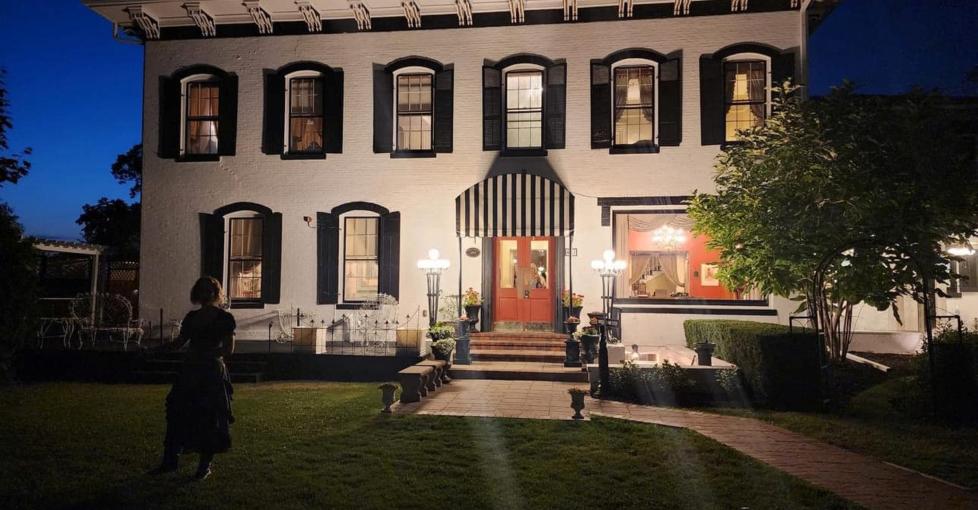 As spooky season rolls in, we couldn't help but dig in to the ghost stories and haunted tales of Lake Geneva's storied past. 👻 Whether you believe in ghosts or simply enjoy a good legend, these tales are sure to leave you with a chill: bit.ly/3WN0RXx