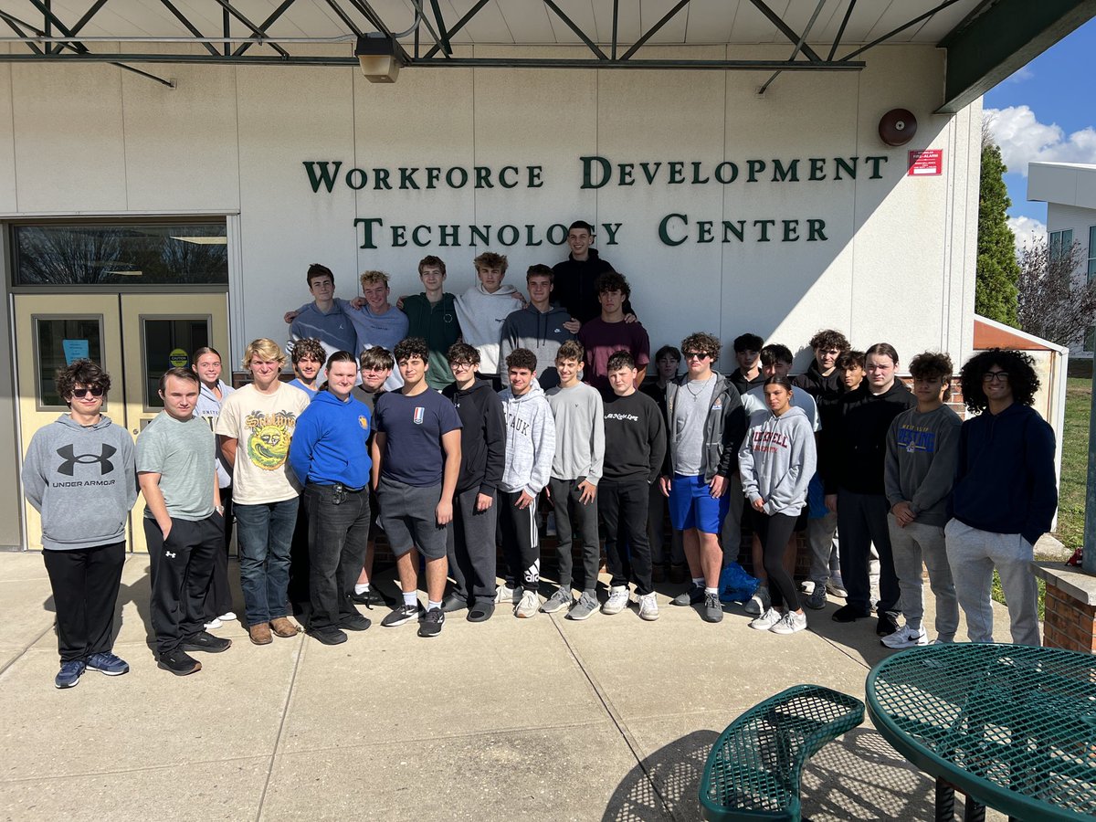#MFGDAYLI at <a href="/SUNYSuffolk/">SUNY Suffolk</a>  #students met with with local #manufacturing companies in #welding, #machining, #electronics, #biomedical and #pharmaceuticals.

#cte #maritimeindustrialbase #MIB #education #manufactureyourfuture
