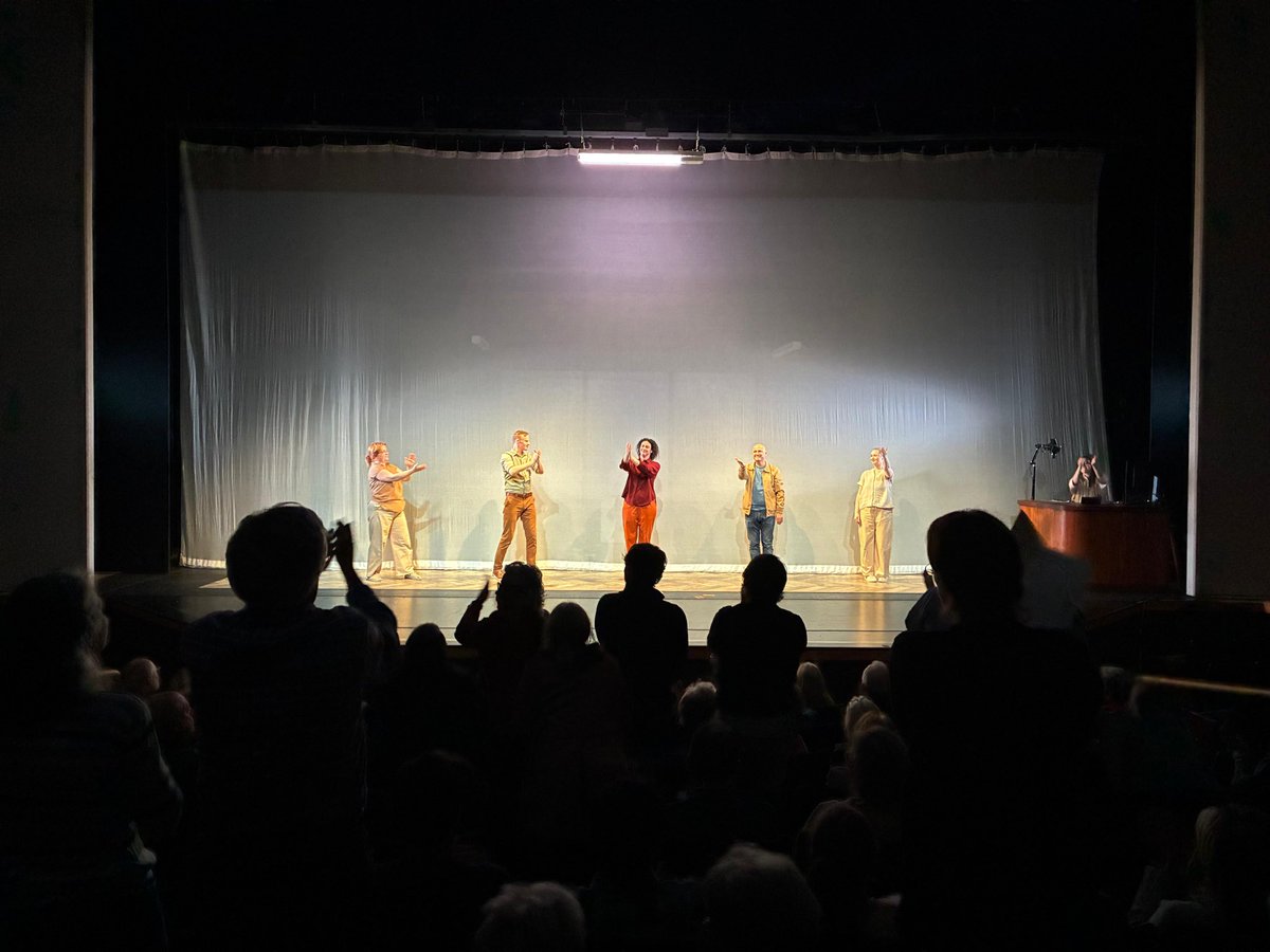 IrelandinNY's tweet photo. Huge congratulations to director @DanGColley and the incredible cast and crew on an unforgettable production of #LostLear at @FairfieldU’s #QuickCenterForTheArts! 👏
Colley’s reimagining of King Lear as a tender story of a mother & son navigating dementia is full of compassion and complexity. Beautifully written, performed, and staged. Don’t miss this remarkable production, next performed in New London, CT on October 25th. Supported by @CultureIreland