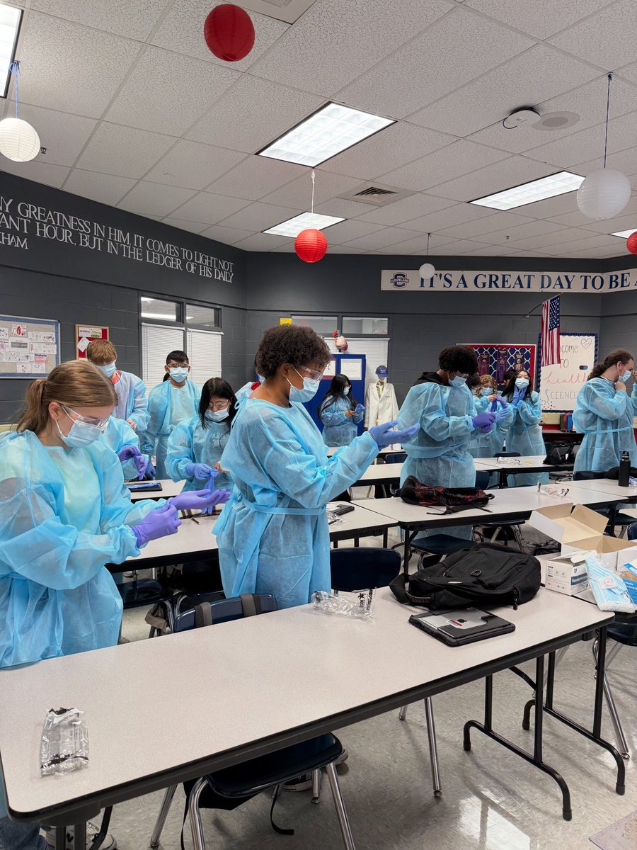 CCSRaiderHSE's tweet image. CHS Health Science students learning about Isolation Precautions, donning, & doffing PPE