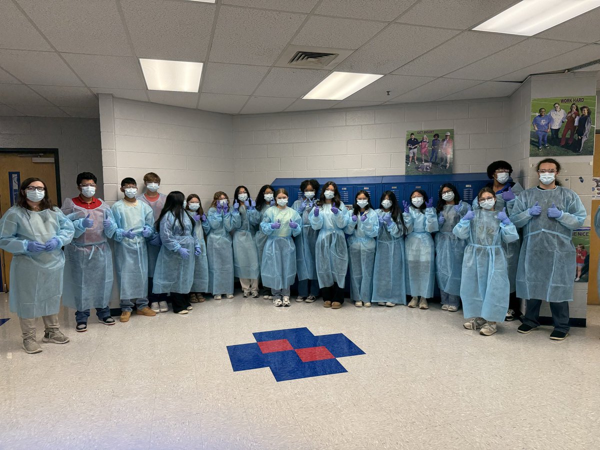CCSRaiderHSE's tweet image. CHS Health Science students learning about Isolation Precautions, donning, & doffing PPE
