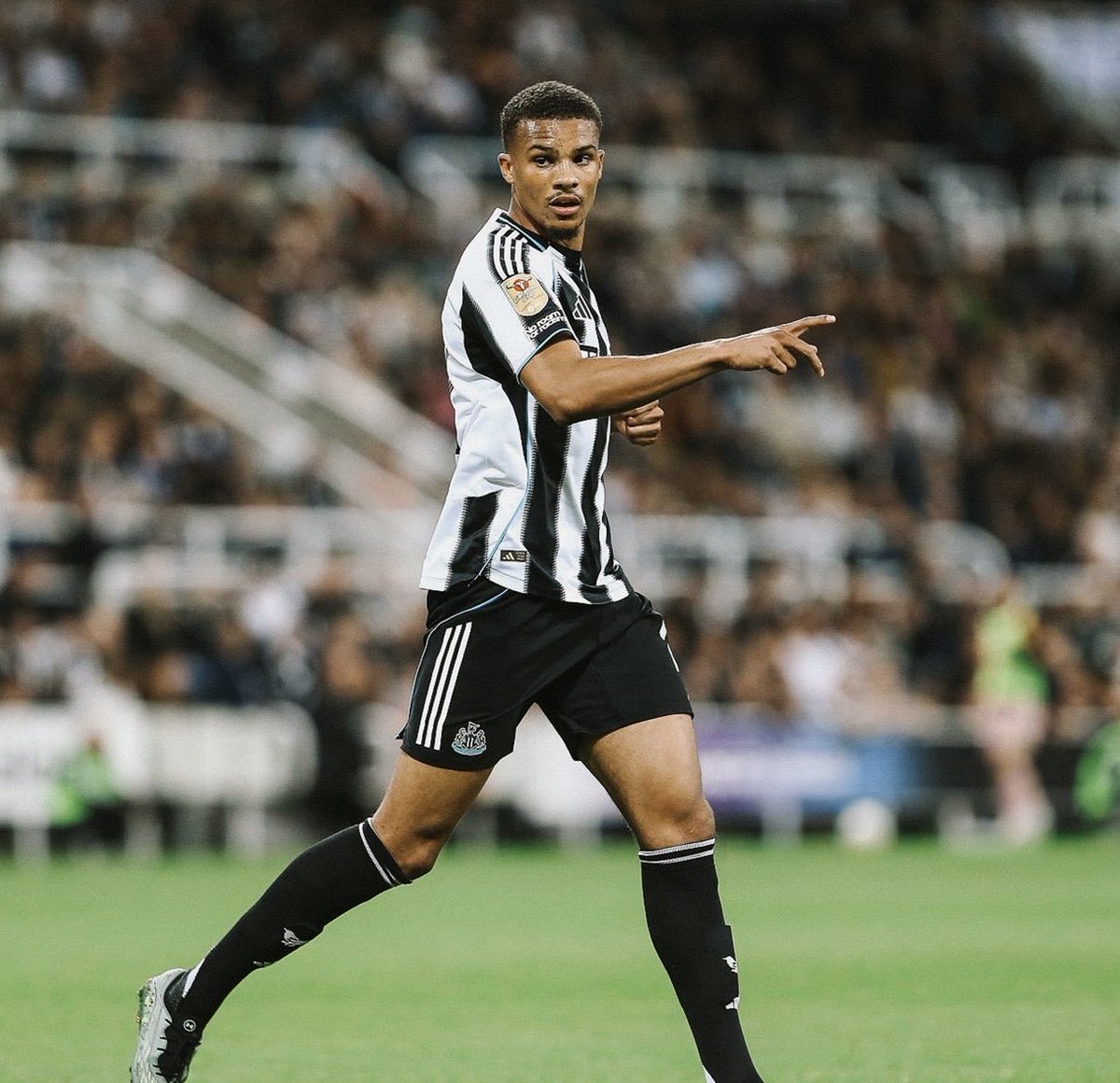 Charlie Bennett tweet media