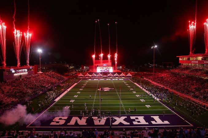 Extremely blessed to have earned my first D1 offer from the #3 ranked <a href="/TarletonFB/">Tarleton State Football</a> !! 
<a href="/CoachTateW/">Tate Whitten</a> <a href="/GWCfootball/">Golden West College Football</a> <a href="/Anderson_GWC/">Coach Anderson</a> <a href="/CoachMitchGW/">Nick Mitchell</a> <a href="/Dr4_unruly/">Coach Shaq Richardson</a> <a href="/PatrickLaumatia/">CoachPat</a> <a href="/JUCOFFrenzy/">JUCO Football Frenzy</a>
