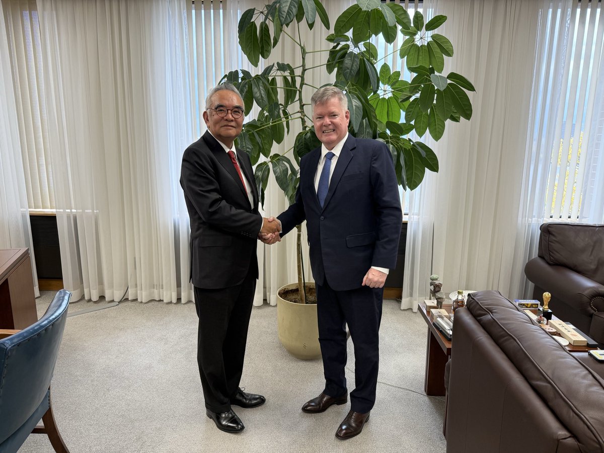 RobHoey1's tweet image. Meeting with Ambassador Yamanouchi and the Consular staff at the Japanese Embassy in Ottawa yesterday. #funeralsupportservices #funeraldirector #cccj #repatriation #cremation #travelassistance #japanexpat #japanembassy #外務省 #海外搬送 #外国人 #エンバーミング #カナダ人