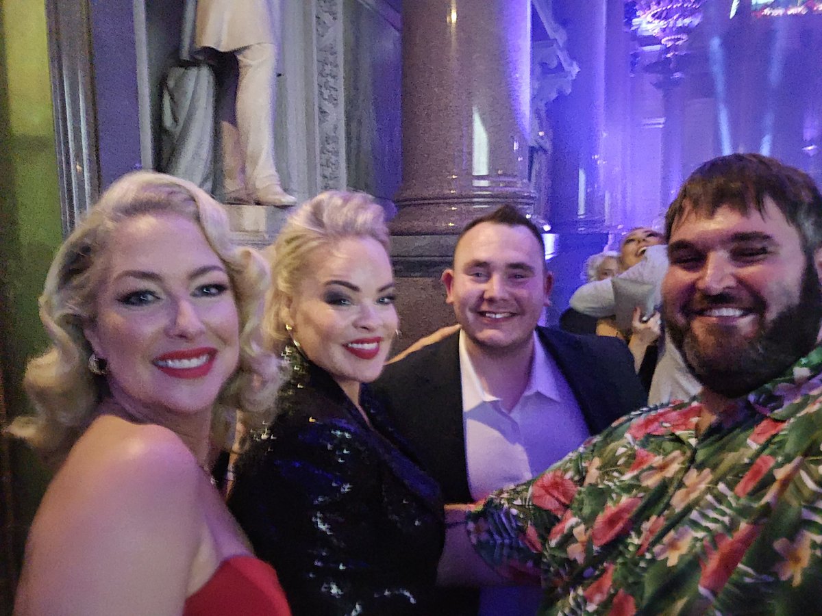 MorePowder's tweet image. A big farewell to the amazing @tammiew! You're character has been the biggest baddest bitch this past year, and despite all the hate our Grace gets YOU are an amazing actresses!

Meeting you at the #hollyoaks30th was one of the best moments of the night 

A well deserved ending!