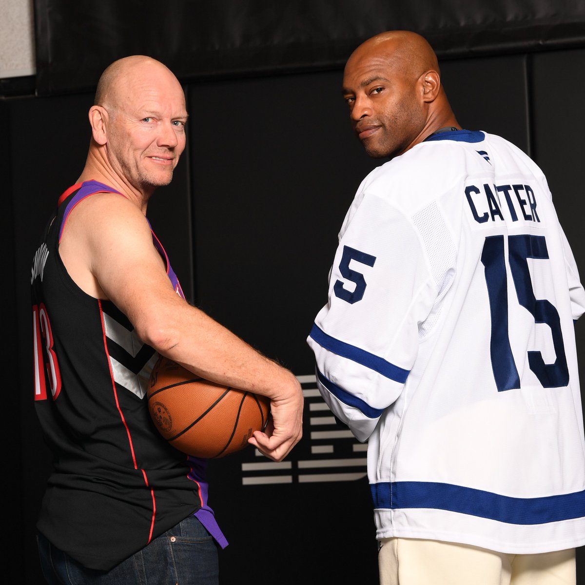 MapleLeafs's tweet photo. Goats &amp; Raptors &amp; Bears! Oh my! 😉

Good luck this season, @Raptors! https://t.co/nF0KXq3pDH