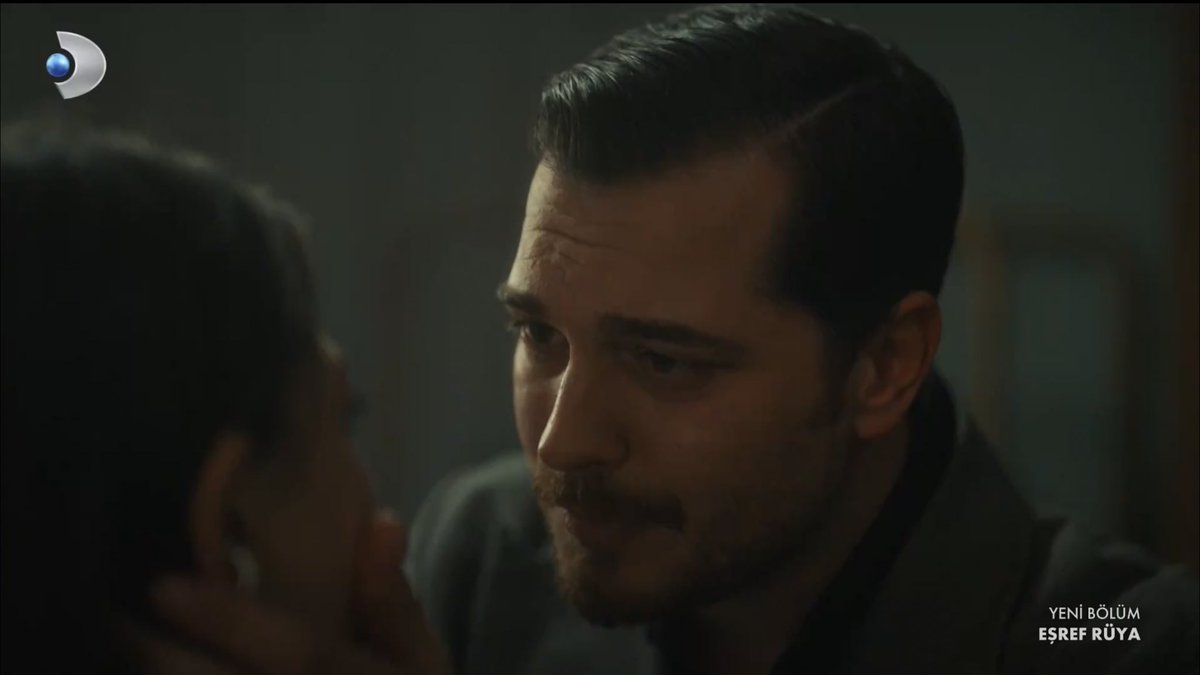 anakinspatton's tweet image. - his babie
- the softness when he speaks to her
- the way he wipes her tears
- our little kiss
#eşrefrüya #eşsan