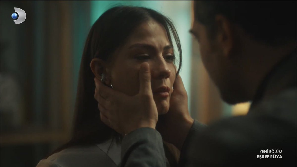 anakinspatton's tweet image. - his babie
- the softness when he speaks to her
- the way he wipes her tears
- our little kiss
#eşrefrüya #eşsan